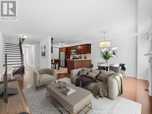 2077 Glenhampton Road, Oakville, ON - Indoor Photo Showing Living Room