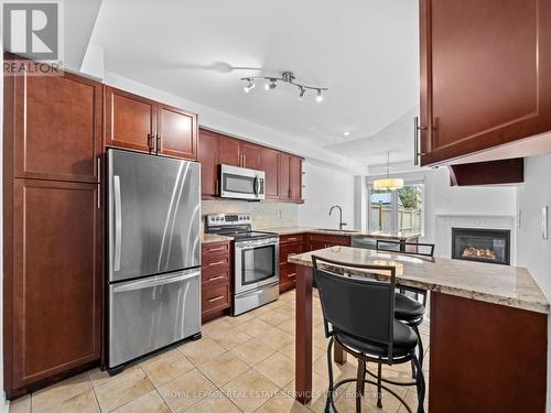 2077 Glenhampton Road, Oakville (West Oak Trails), ON - Indoor Photo Showing Kitchen