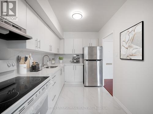 303 - 70 Old Sheppard Avenue, Toronto (Pleasant View), ON - Indoor Photo Showing Kitchen