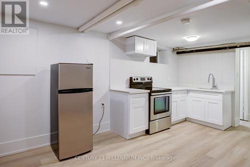 593 Vaughan Road, Toronto (Oakwood Village), ON - Indoor Photo Showing Kitchen