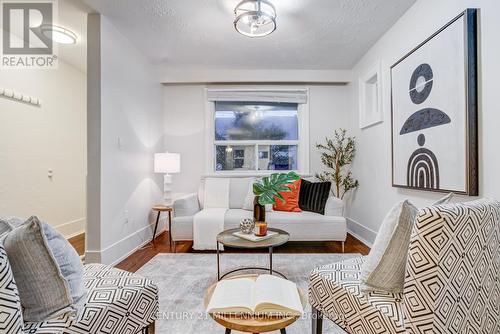 593 Vaughan Road, Toronto (Oakwood Village), ON - Indoor Photo Showing Living Room