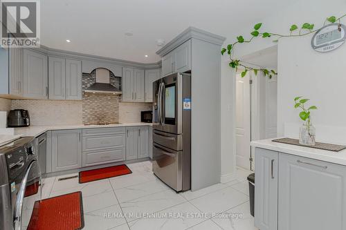 48 Garside Crescent, Brampton, ON - Indoor Photo Showing Kitchen