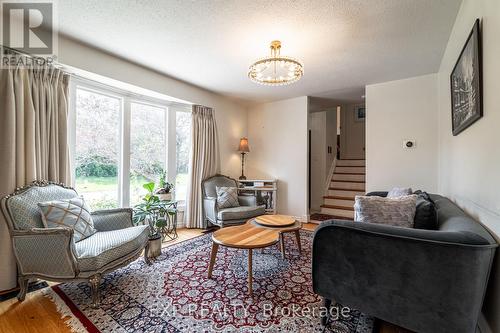 886 Reytan Boulevard, Pickering, ON - Indoor Photo Showing Living Room