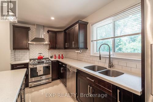 886 Reytan Boulevard, Pickering, ON - Indoor Photo Showing Kitchen With Double Sink