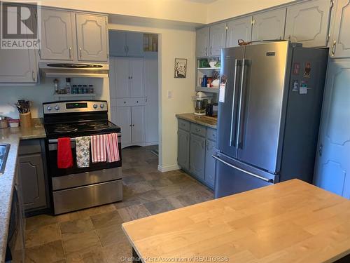 31 Monarch Drive, Chatham, ON - Indoor Photo Showing Kitchen