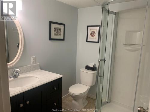 31 Monarch Drive, Chatham, ON - Indoor Photo Showing Bathroom