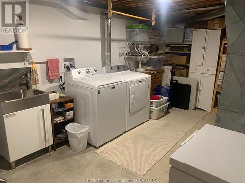 31 Monarch Drive, Chatham, ON - Indoor Photo Showing Laundry Room