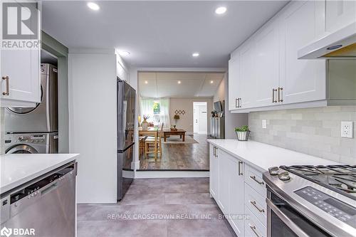 768 10Th Line, Innisfil, ON - Indoor Photo Showing Kitchen