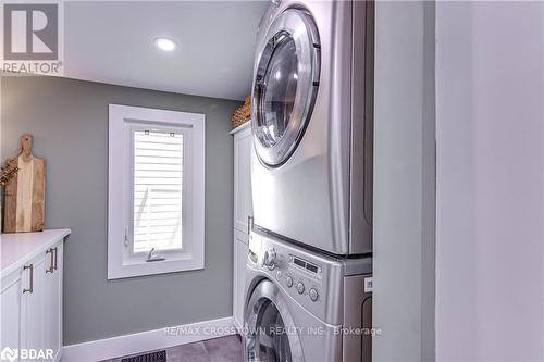 768 10Th Line, Innisfil, ON - Indoor Photo Showing Laundry Room