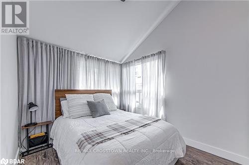 768 10Th Line, Innisfil, ON - Indoor Photo Showing Bedroom