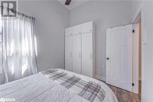 768 10Th Line, Innisfil, ON - Indoor Photo Showing Bedroom