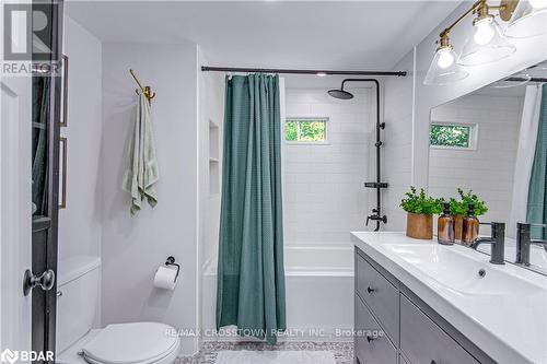 768 10Th Line, Innisfil, ON - Indoor Photo Showing Bathroom