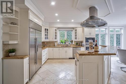 3 River Bend Road, Markham, ON - Indoor Photo Showing Kitchen With Double Sink