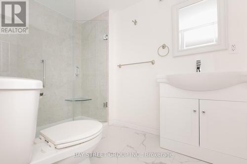 16 Honeybourne Crescent, Markham, ON - Indoor Photo Showing Bathroom