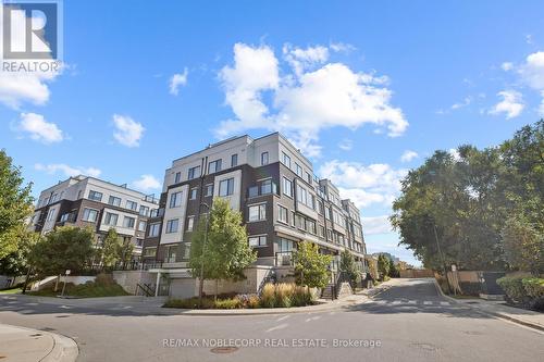 56 - 300 Alex Gardner Circle, Aurora, ON - Outdoor With Facade