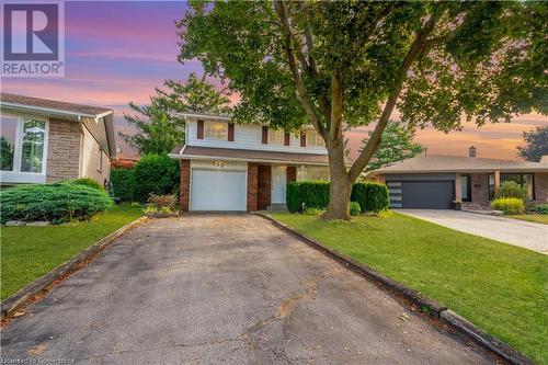 555 Letitia Court, Burlington, ON - Outdoor With Facade