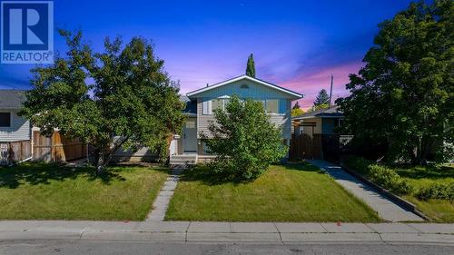 224 Penswood Way Se, Calgary, AB - Outdoor