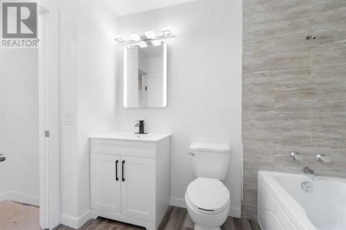 224 Penswood Way Se, Calgary, AB - Indoor Photo Showing Bathroom