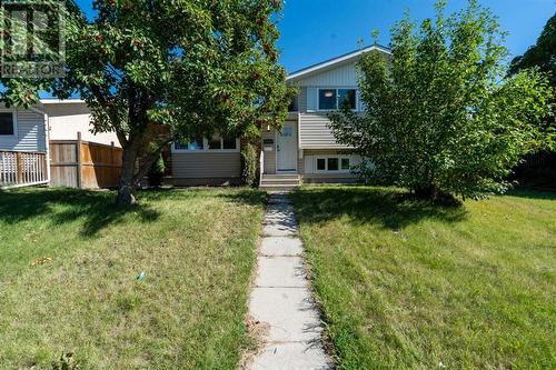 224 Penswood Way Se, Calgary, AB - Outdoor