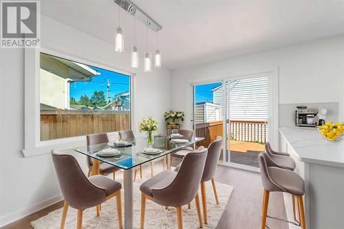 224 Penswood Way Se, Calgary, AB - Indoor Photo Showing Dining Room