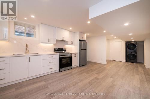 296 Sixteen Mile Drive, Oakville, ON - Indoor Photo Showing Kitchen With Upgraded Kitchen