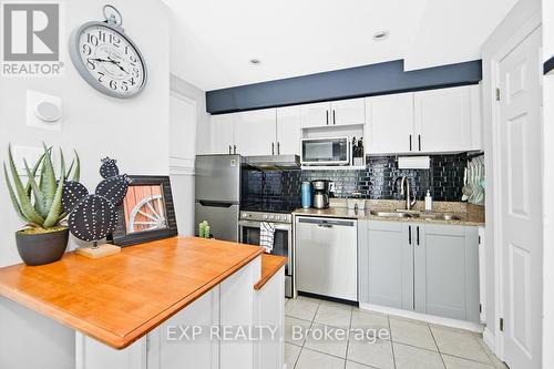 510 - 796468 19 Grey Road, Blue Mountains, ON - Indoor Photo Showing Kitchen