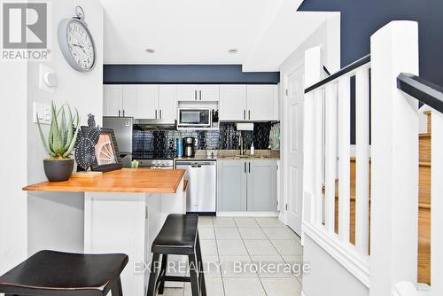 510 - 796468 19 Grey Road, Blue Mountains, ON - Indoor Photo Showing Kitchen