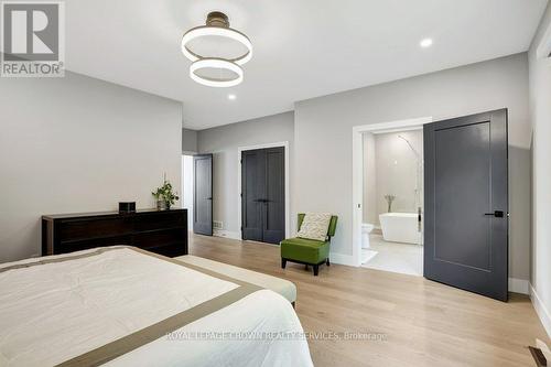 2208 Red Thorne Avenue, London, ON - Indoor Photo Showing Bedroom