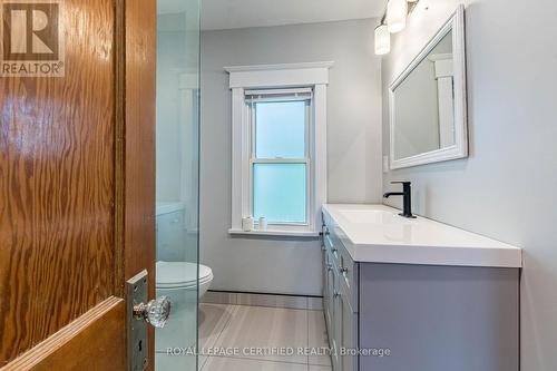 44 Joseph Street, Brampton, ON - Indoor Photo Showing Bathroom