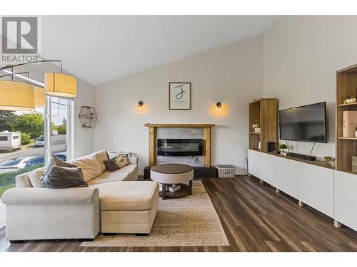 2114 Fleming Place, Kamloops, BC - Indoor Photo Showing Living Room With Fireplace