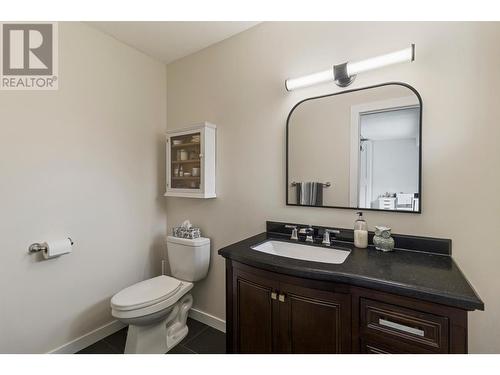 2114 Fleming Place, Kamloops, BC - Indoor Photo Showing Bathroom