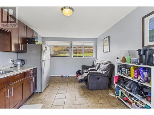 2114 Fleming Place, Kamloops, BC - Indoor Photo Showing Kitchen