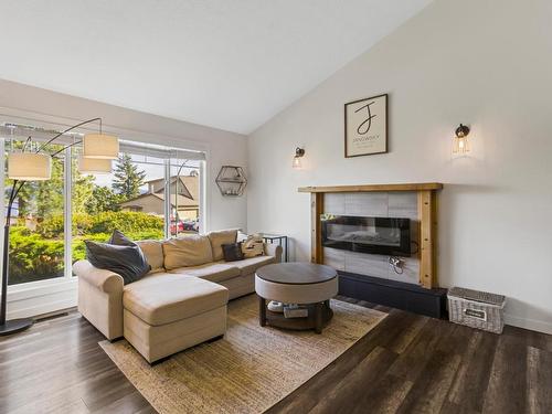 2114 Fleming Place, Kamloops, BC - Indoor Photo Showing Living Room With Fireplace