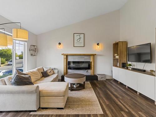 2114 Fleming Place, Kamloops, BC - Indoor Photo Showing Living Room With Fireplace