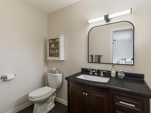 2114 Fleming Place, Kamloops, BC - Indoor Photo Showing Bathroom