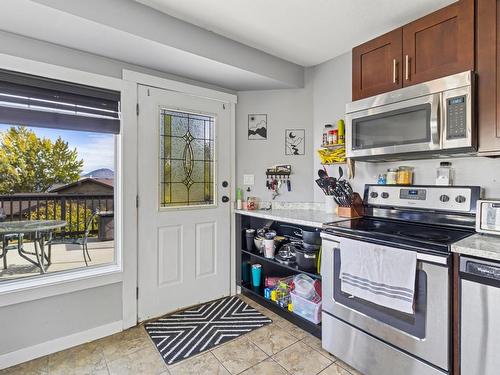 2114 Fleming Place, Kamloops, BC - Indoor Photo Showing Kitchen