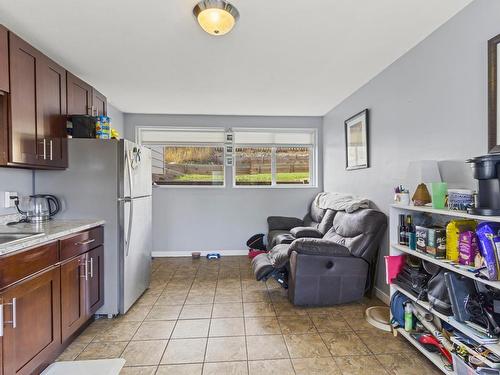 2114 Fleming Place, Kamloops, BC - Indoor Photo Showing Kitchen