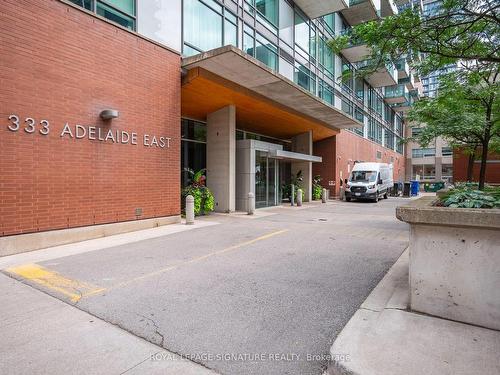 1026-333 Adelaide St E, Toronto, ON - Outdoor