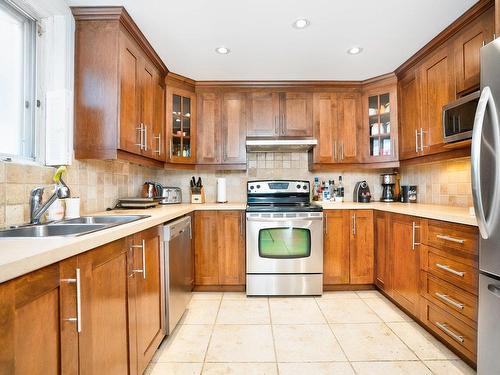 Kitchen - 12220 Ch. De Somerset, Montréal (Ahuntsic-Cartierville), QC - Indoor Photo Showing Kitchen With Double Sink