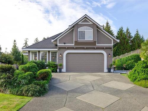 878 Fairways Dr, Qualicum Beach, BC 