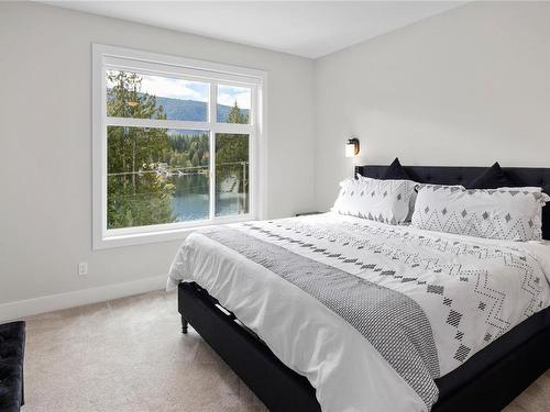 7058 Sha-Elum Dr, Lake Cowichan, BC 