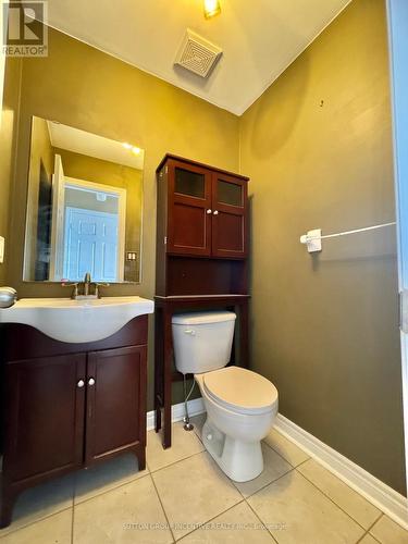 4 Bentley Crescent, Barrie, ON - Indoor Photo Showing Bathroom