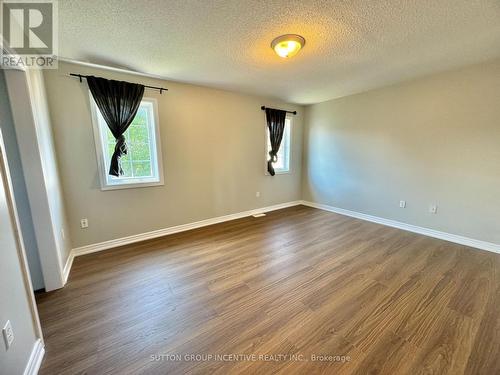 4 Bentley Crescent, Barrie, ON - Indoor Photo Showing Other Room