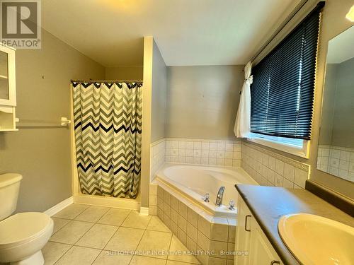 4 Bentley Crescent, Barrie, ON - Indoor Photo Showing Bathroom