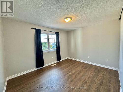 4 Bentley Crescent, Barrie, ON - Indoor Photo Showing Other Room