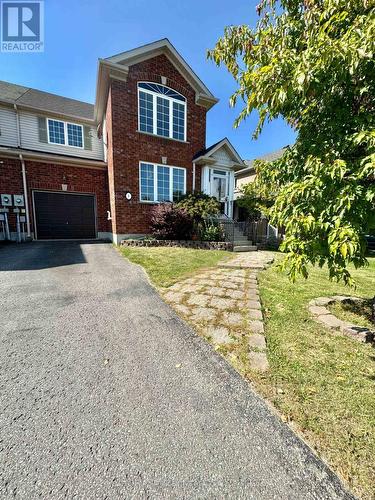 4 Bentley Crescent, Barrie, ON - Outdoor