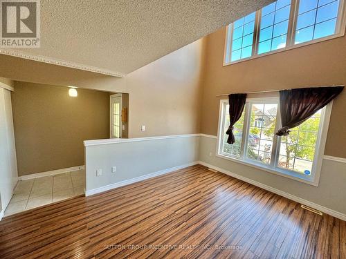 4 Bentley Crescent, Barrie, ON - Indoor Photo Showing Other Room