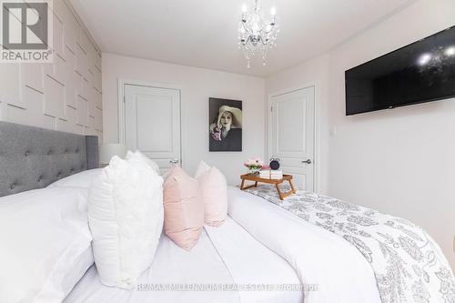 9 Pendulum Circle, Brampton, ON - Indoor Photo Showing Bedroom