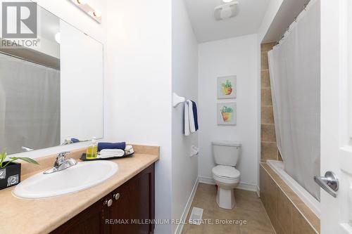 9 Pendulum Circle, Brampton, ON - Indoor Photo Showing Bathroom