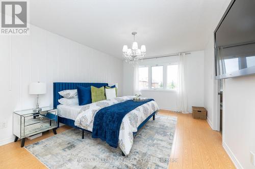 9 Pendulum Circle, Brampton, ON - Indoor Photo Showing Bedroom